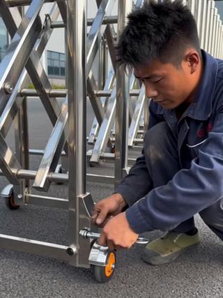 伸缩门工厂直报价